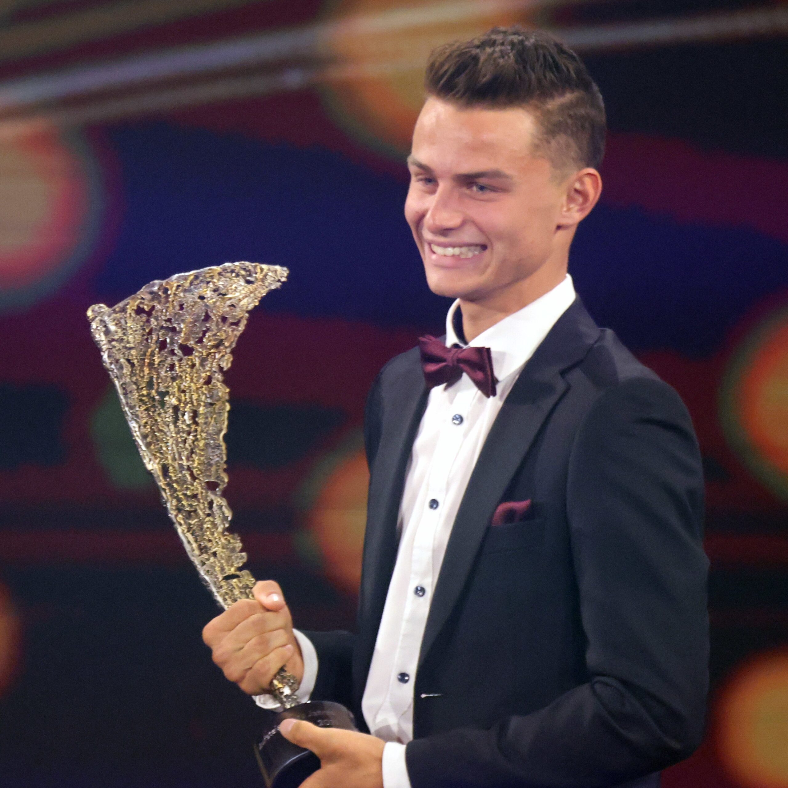 Nordischer Kombinierer Johannes Lamparter mit dem Niki für Oesterreichs Aufsteiger des Jahres.